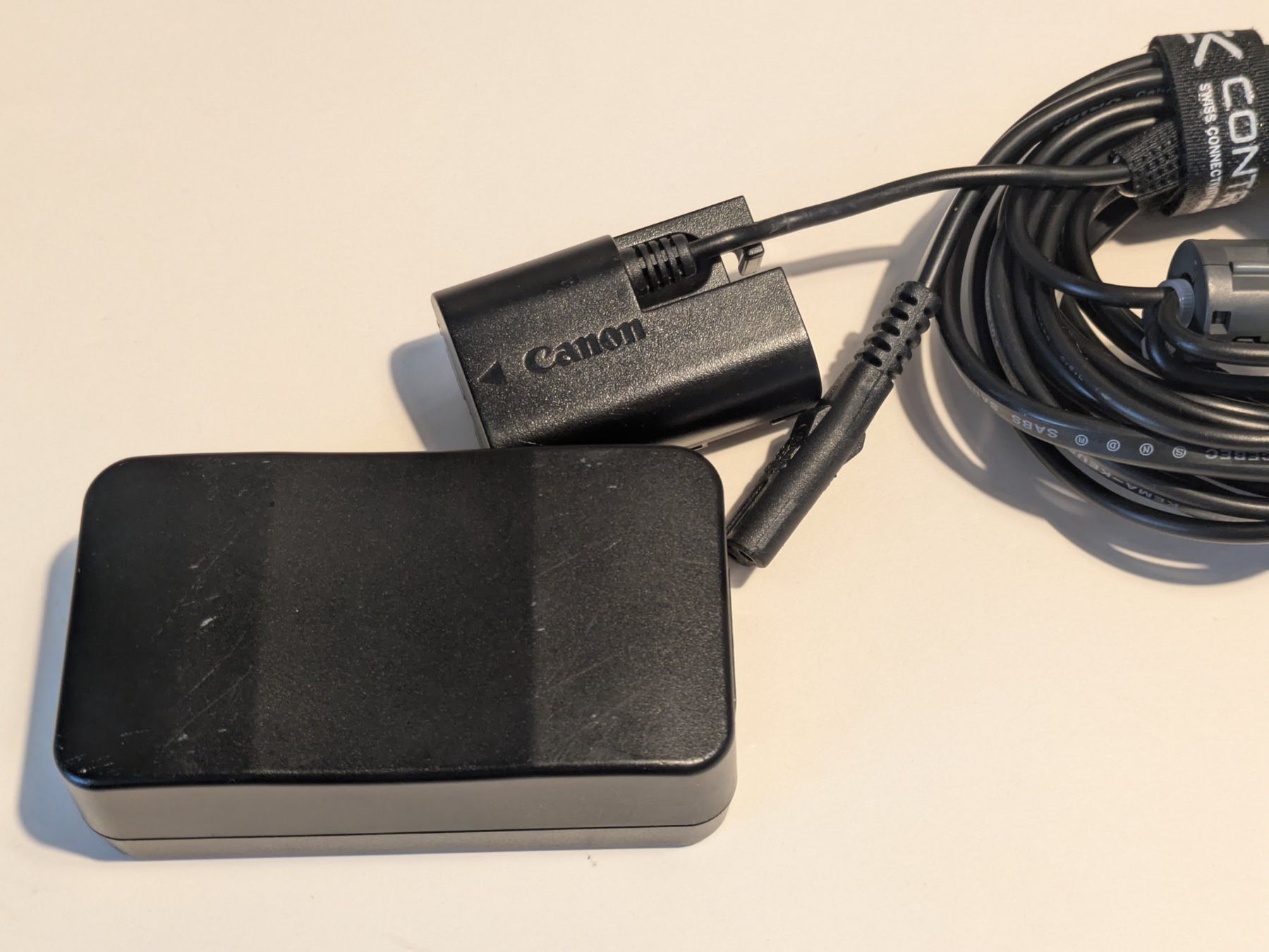 Canon Unità & Adattatore: Canon AC Adapter AC-E6 & DC Coupler DR-E6 Neuwertig – Usato da Birmensdorf ZH venduto da extrachrome 2