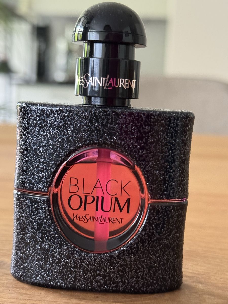Saint Laurent Profumi & Eau de Toilette: Black Opium, Yves Saint Laurent – Usato da Fällanden venduto da Caramel7 1