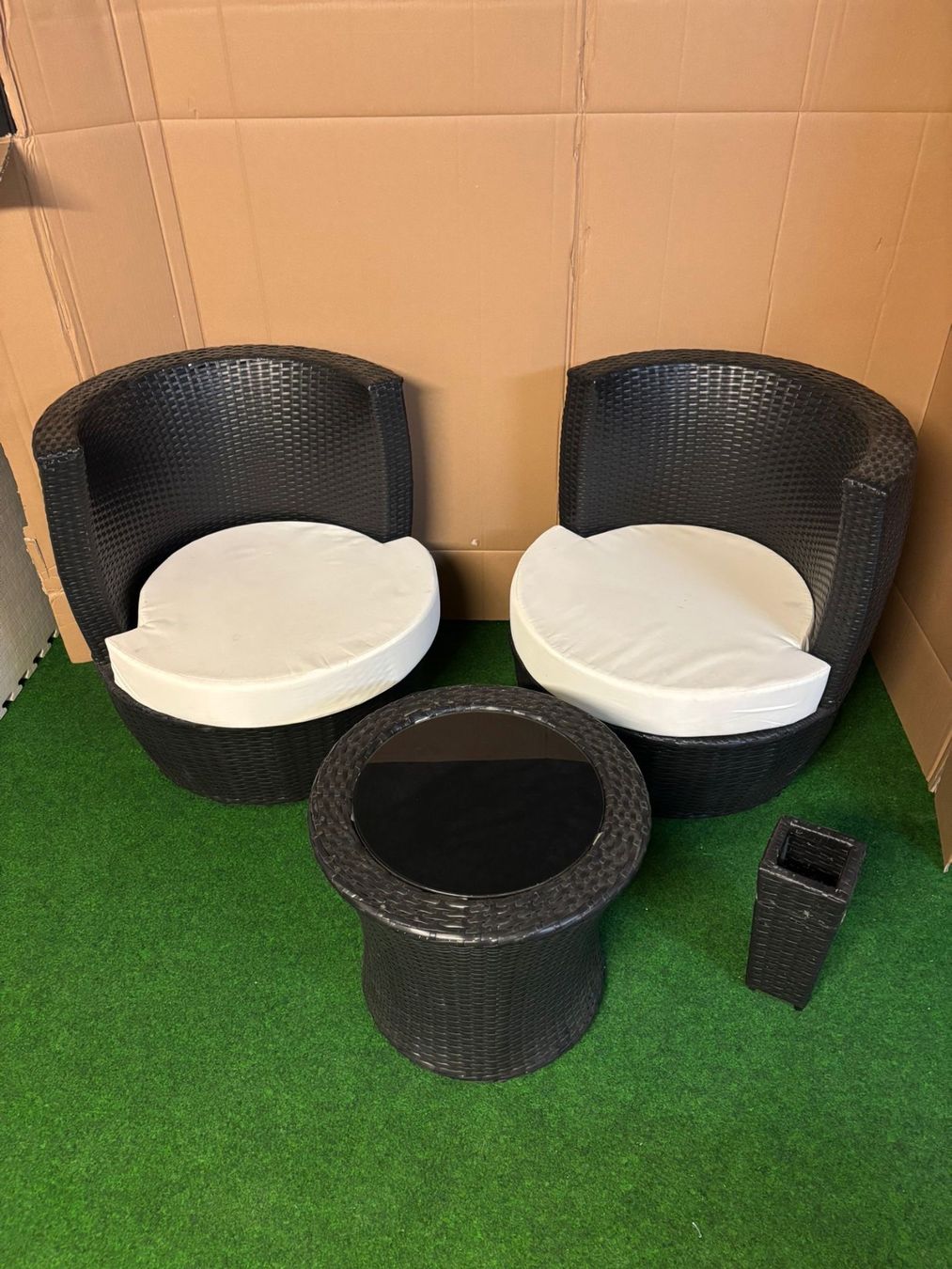 Set di tavolo e panche: Lounge – Usato da Zug venduto da Biki72 2