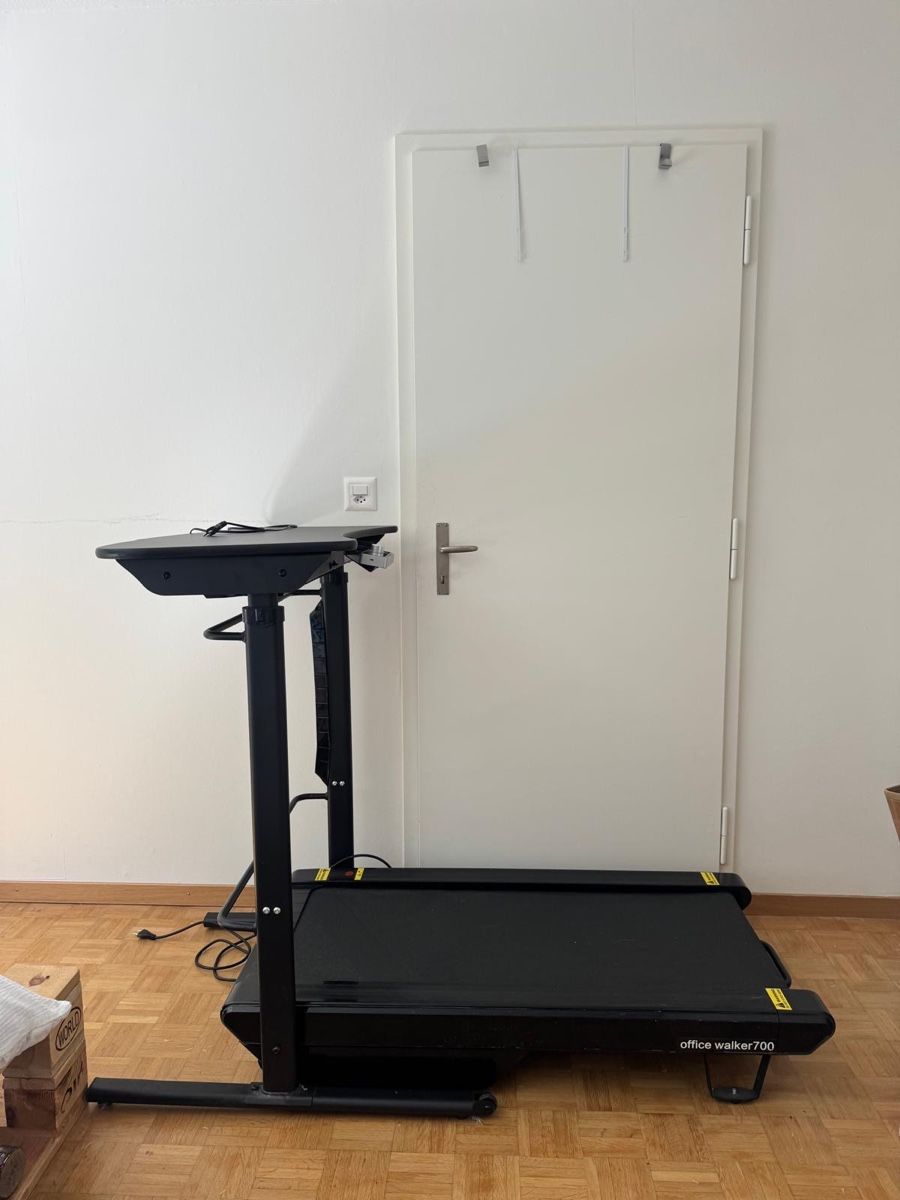 Tavoli: Laufband fürs Homeoffice mit stehtisch – Usato da Emmenbrücke venduto da kra_2dm7