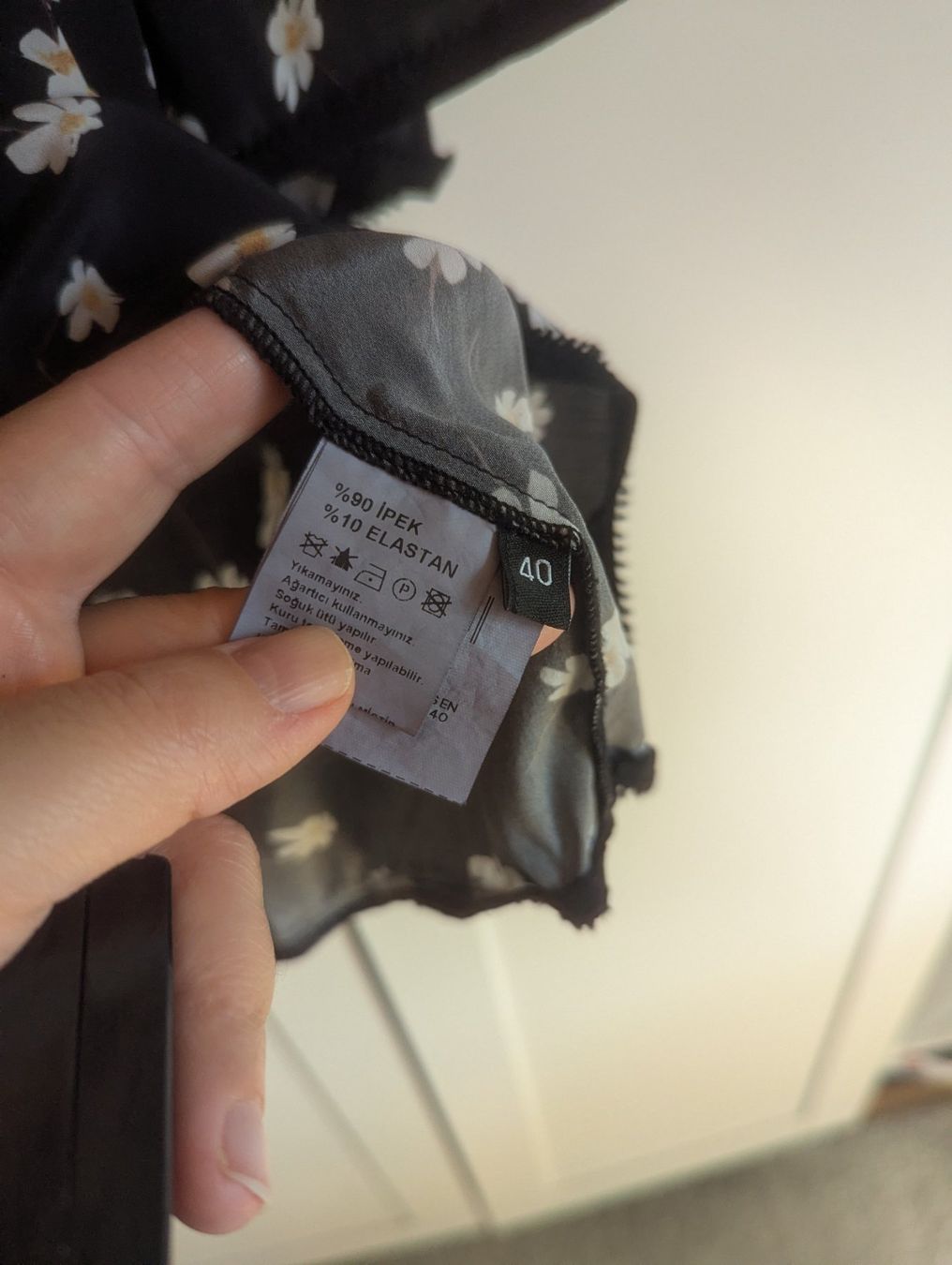Vestiti: Etuikleid aus Seide Gr 40 – Usato da Zollikon venduto da Mikifare 2