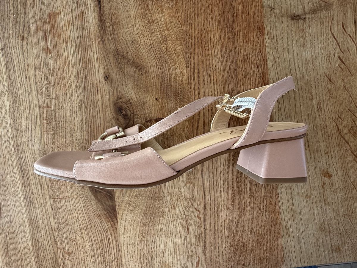 Scarpe da donna: Sandaletten CTWLK. Grösse 40 – Nuovo e nell'imballaggio originale da Bonstetten venduto da Moma10 2