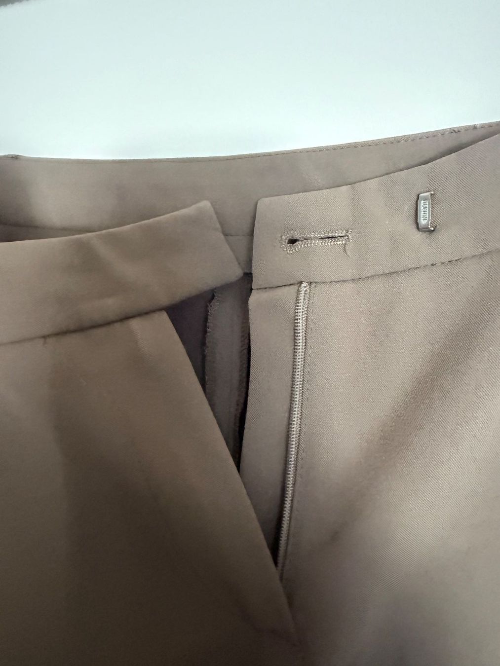 Hosen: TUZZI Stift Cigarette Hose schmal, Gr. 38 olive, zu Jacke – Gebraucht aus Engelburg von mamalanima 3