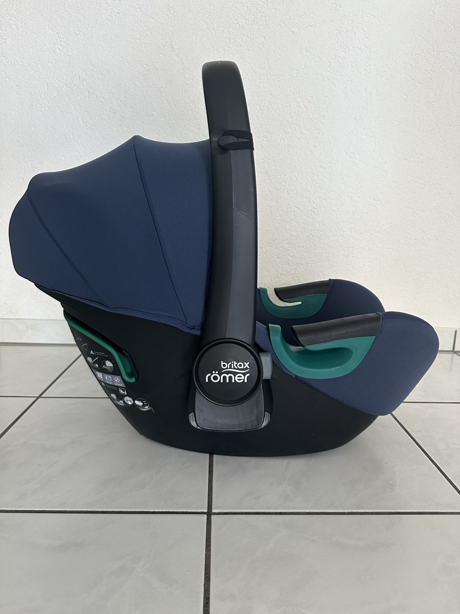 Britax Römer Seggiolini per auto: Neue Britax-Römer Babyschale iSense – Nuovo (secondo la descrizione) da Ipsach venduto da tinnel01 2