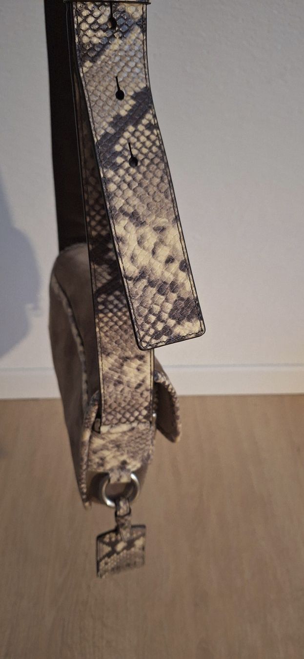 Michael Kors Sacs femmes: Michael Kors - Umhängetasche Wildleder/Pythonprägung – D'occasion à Granges VS par dan_6bcm 5