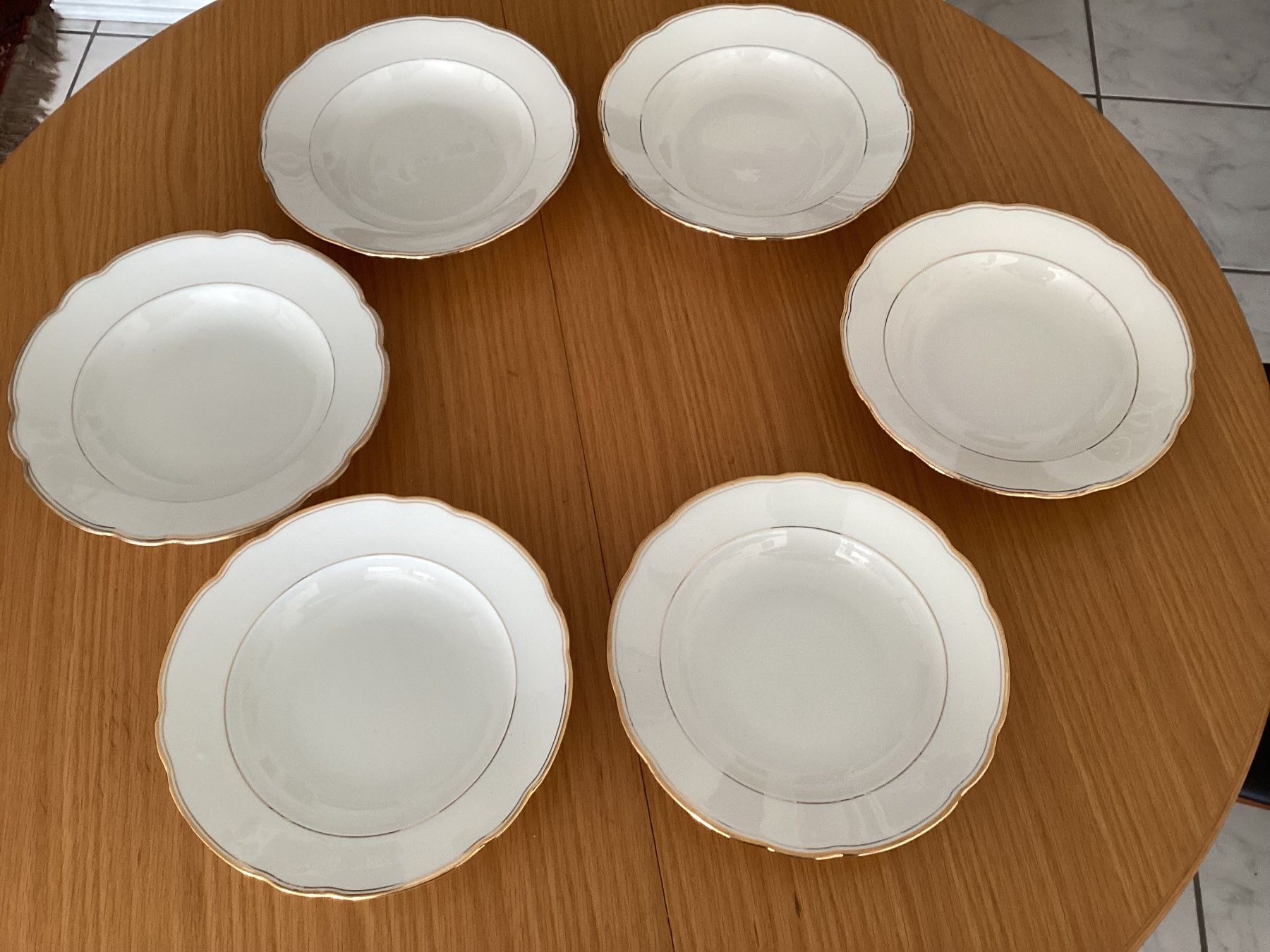 Set di piatti: 6 nostalgische Suppenteller mit Goldrand – Nuovo (secondo la descrizione) da Minusio venduto da scotch111 1