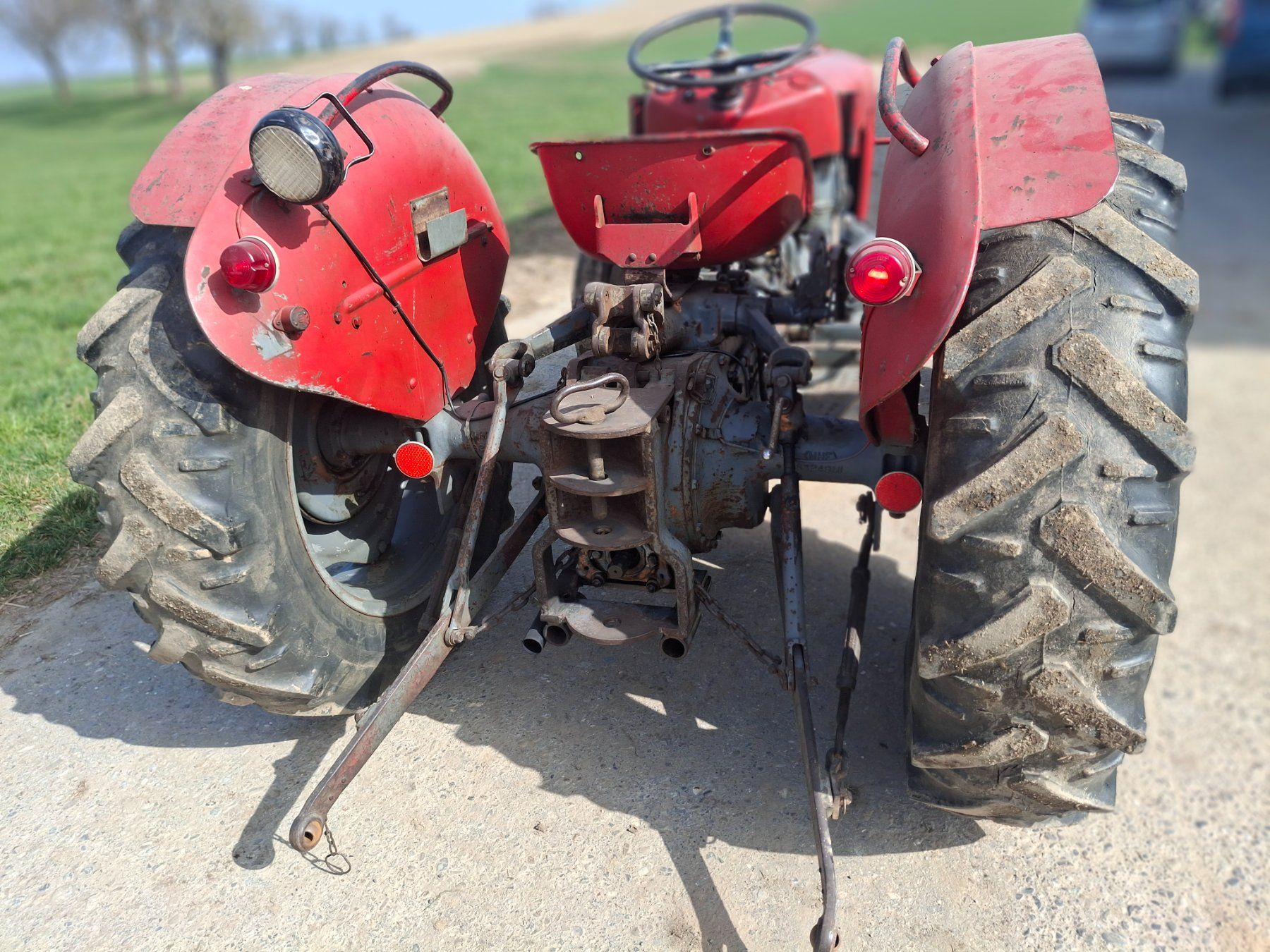 Trattori: MASSEY FERGUSON E 35 MIT AUSWEIS – Usato da La brillaz venduto da Olditrak 2