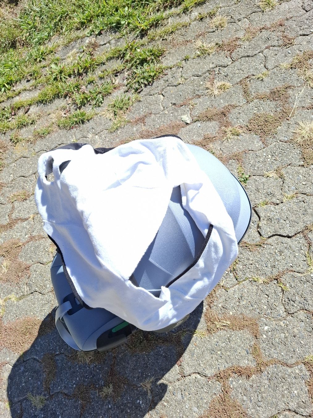 Maxi-Cosi Auto-Kindersitze: Max Cosi Pebble 360 Grau – Gebraucht aus Bowil von Yfazer 4