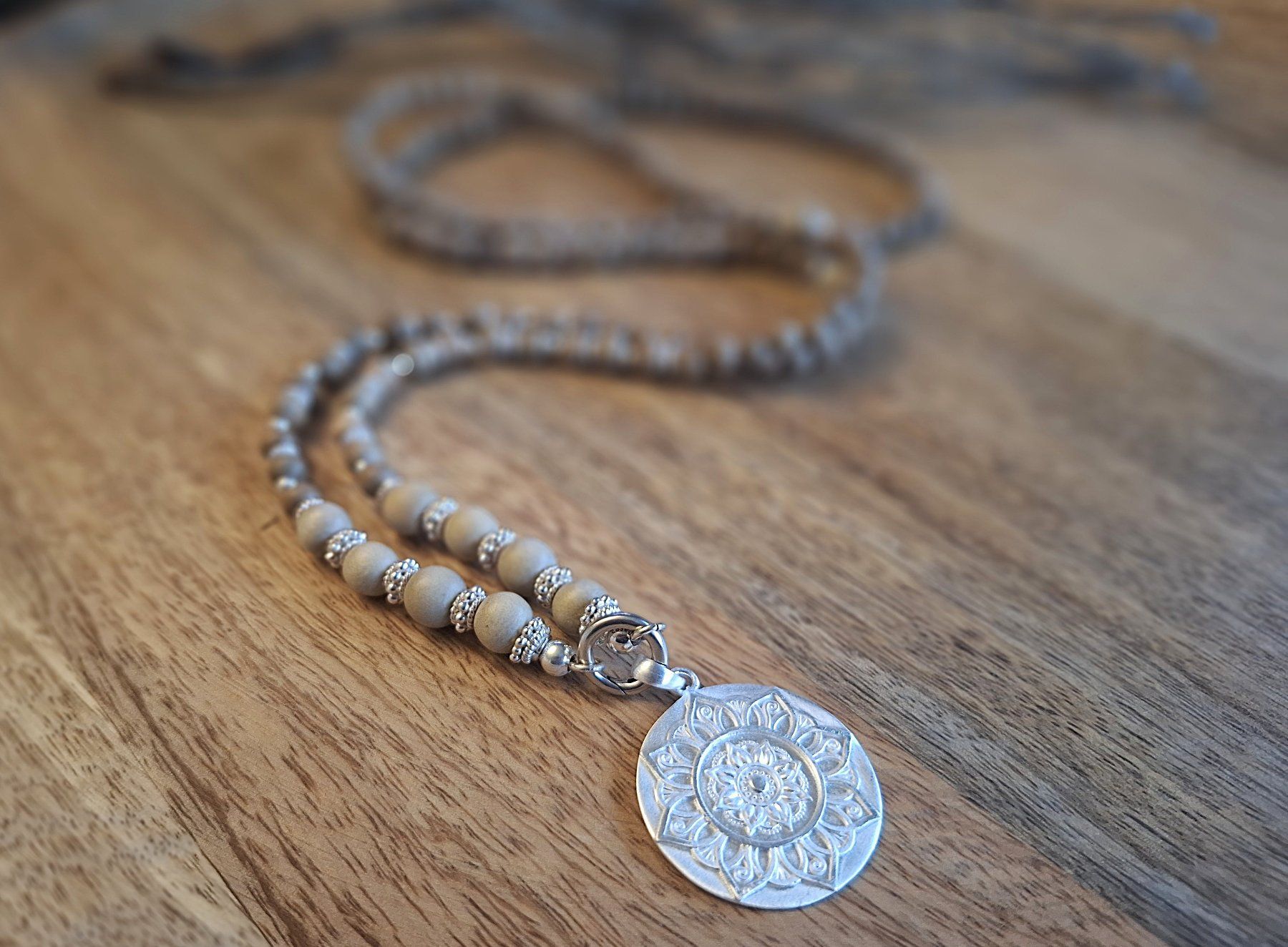 Catenine: WOOD - Holzkette - Silber - beige-écru – Nuovo e nell'imballaggio originale da Mühlethal venduto da nicita-modeschmuck 4