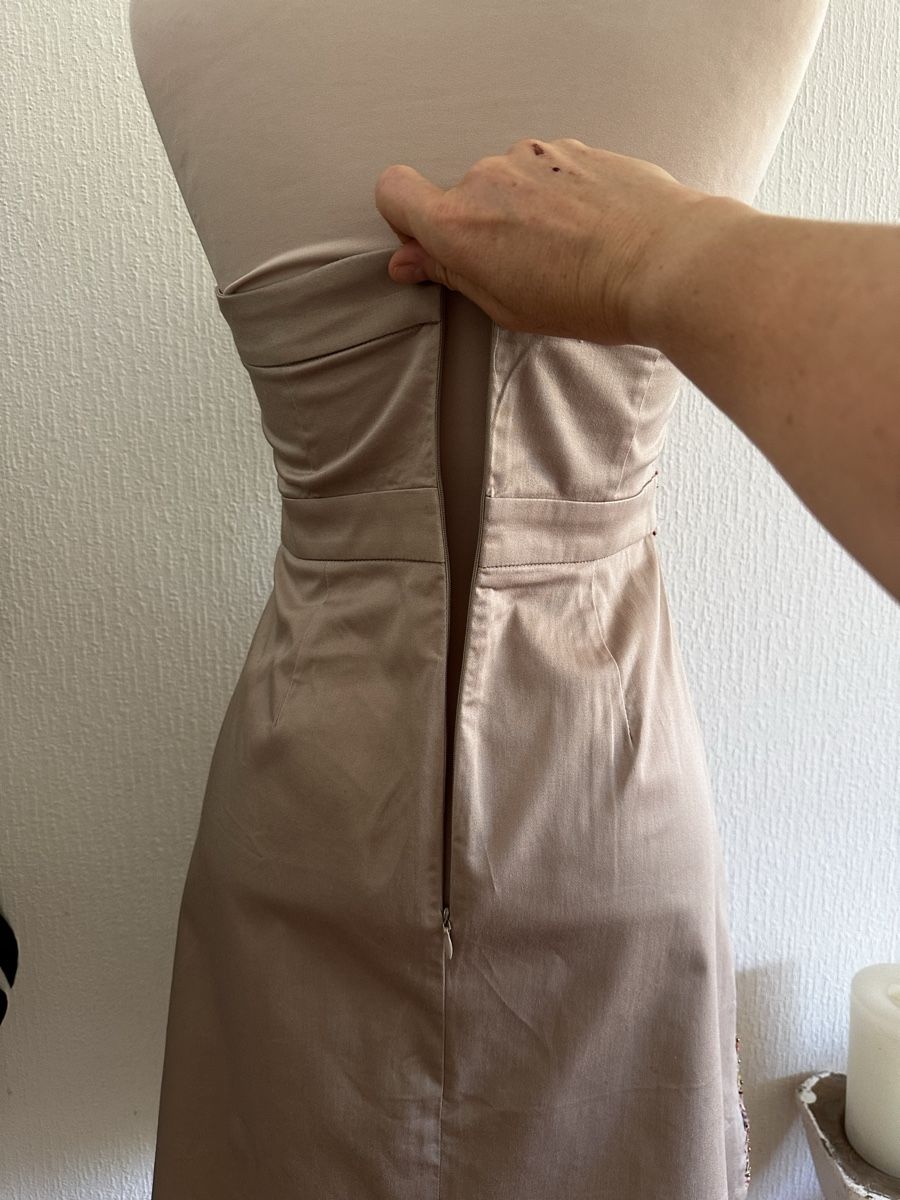 Kleider: Robe bustier Blanco taille S ornée sequins bon état – Neu (gemäss Beschreibung) aus Châtelaine von Alexandra.jankowski 4
