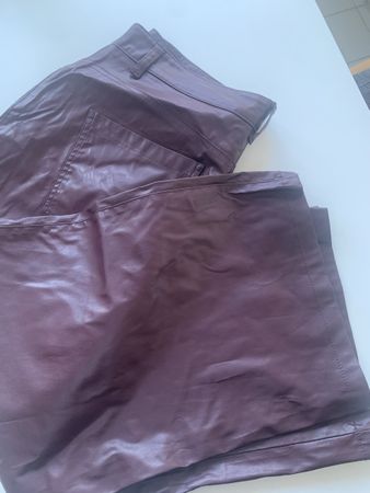 Rote Kunstlederhose Gr. 44