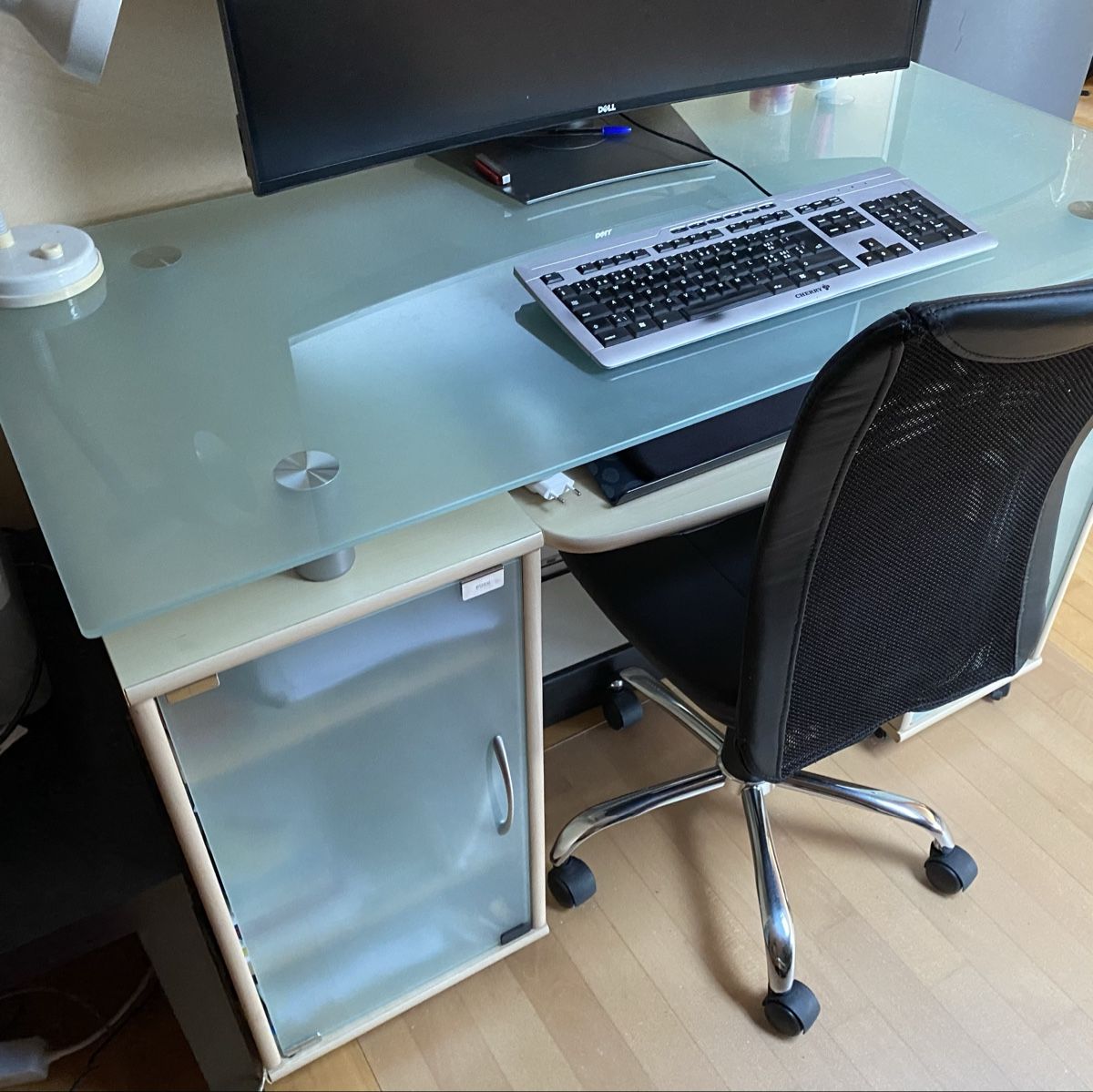 Scrivanie: Bureau (à chercher sur place) – Usato da Lausanne venduto da ValeMerky