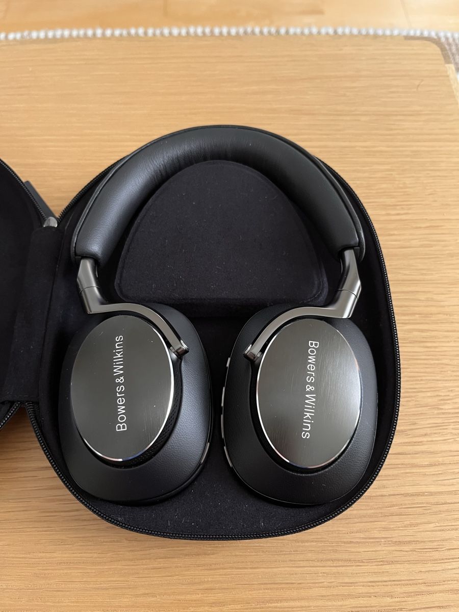Bowers & Wilkins Cuffie: Bowers & Wilkins PX8 – Usato da Zürich venduto da Peban1