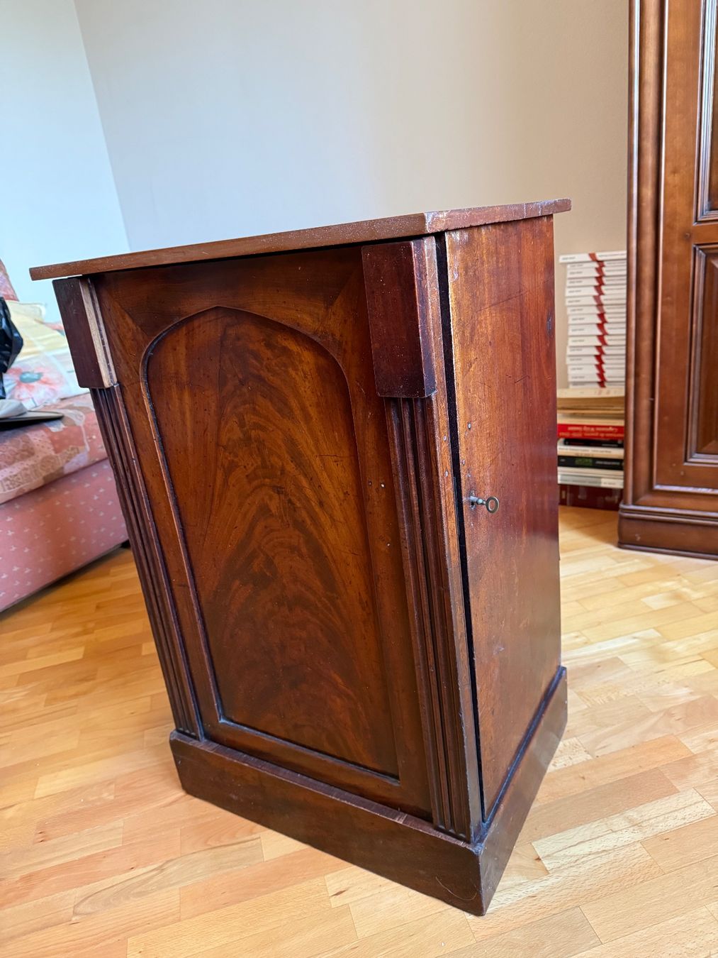 Armadi: Antikes Biedermeier Schränkchen Nussbaum – Usato da Itingen venduto da uhu777 2