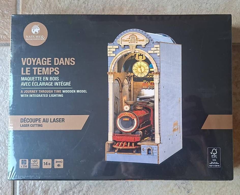 Kit di modellismo & Modellini statici: Maquette "Voyage dans le temps" éclairage LED, sous blister – Nuovo e nell'imballaggio originale da St-Saphorin-sur-Morges venduto da mr_blubby