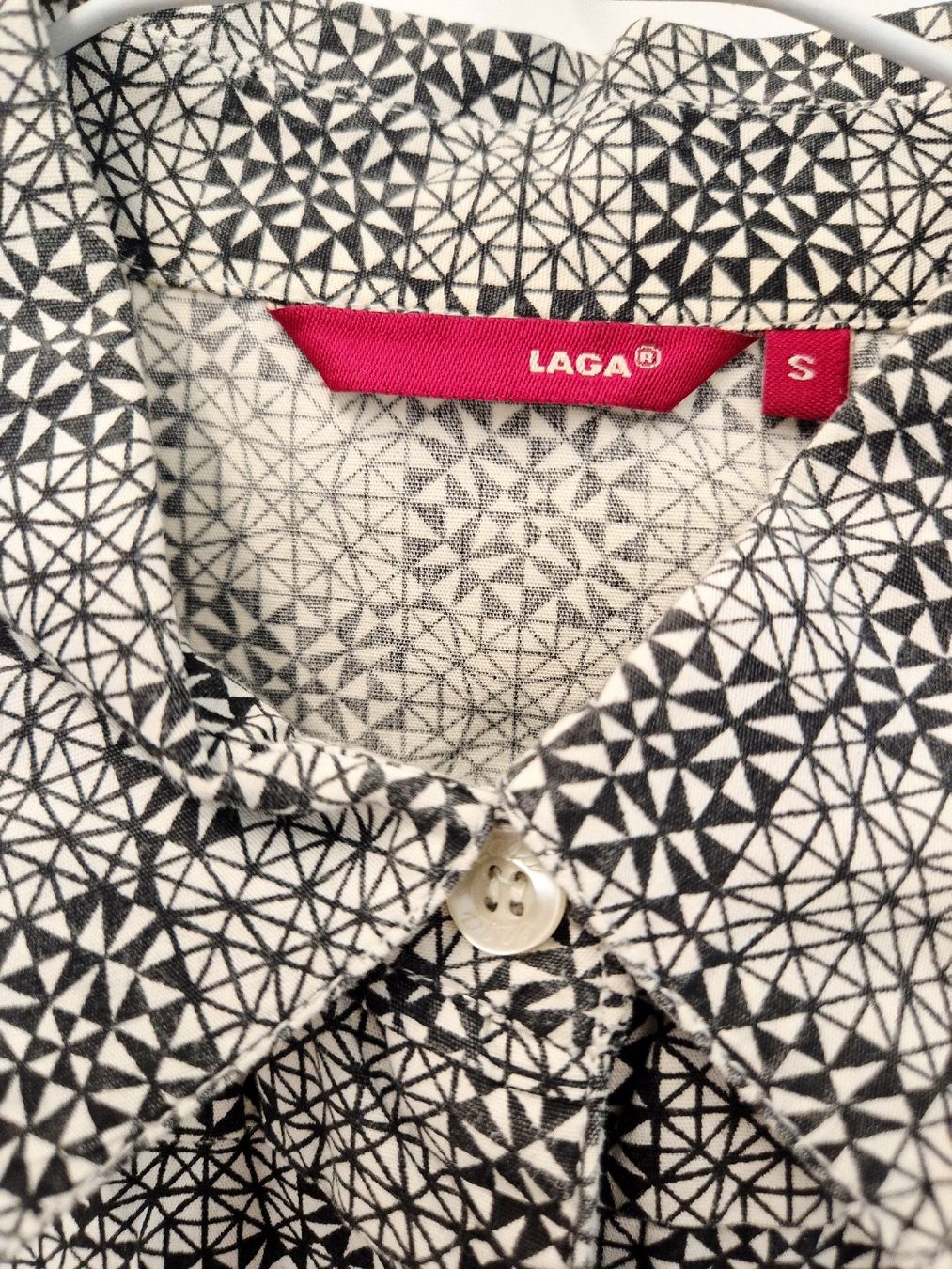 Camicette: LAGA Geometric Print Button-Up Shirt Size S – Nuovo (secondo la descrizione) da Altendorf venduto da UpcyclingByElena 1