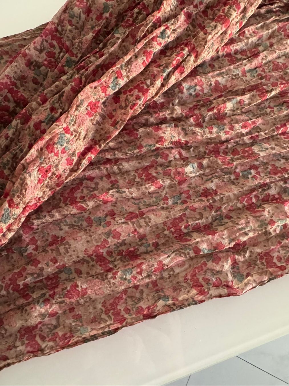 Foulards, Tücher & Schals: Schals Set: 4 leichte Tücher, div. Muster & Farben – Gebraucht aus Uhwiesen von mic_kd6g 4