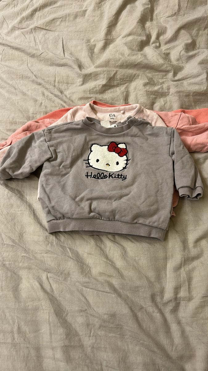 Maglioni & Felpe: Girls' Sweatshirts Bundle, Size 80/ 9-12 Mt – Usato da Allenwinden venduto da MAP-87