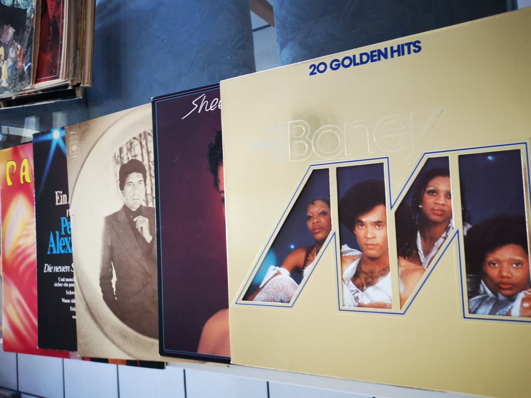 Dischi in vinile: Mallette 27 Vinyles LPs divers artistes – Usato da Courtepin venduto da mara_1808 6