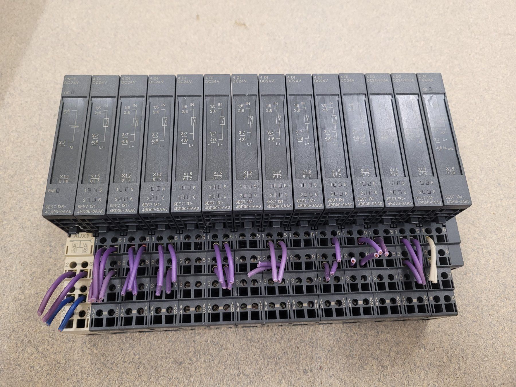 Siemens Componenti elettronici: Siemens SPS Modul inkl. Stecksockel – Usato da Vitznau venduto da Night-Fire 6