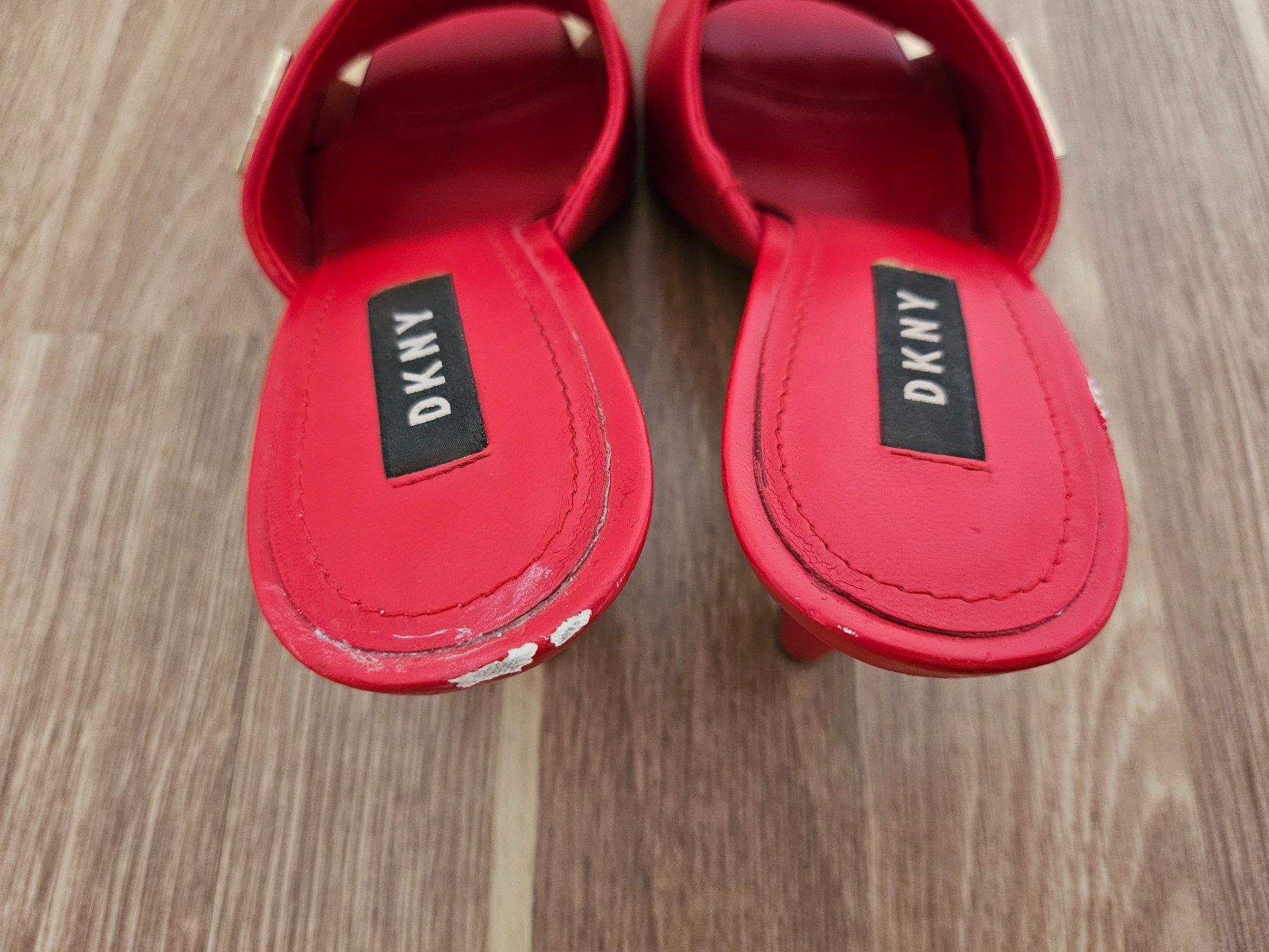 DKNY Damenschuhe: DKNY Bronx Pantolette in Rot, Grösse 37 – Gebraucht aus Zürich von natalos 2