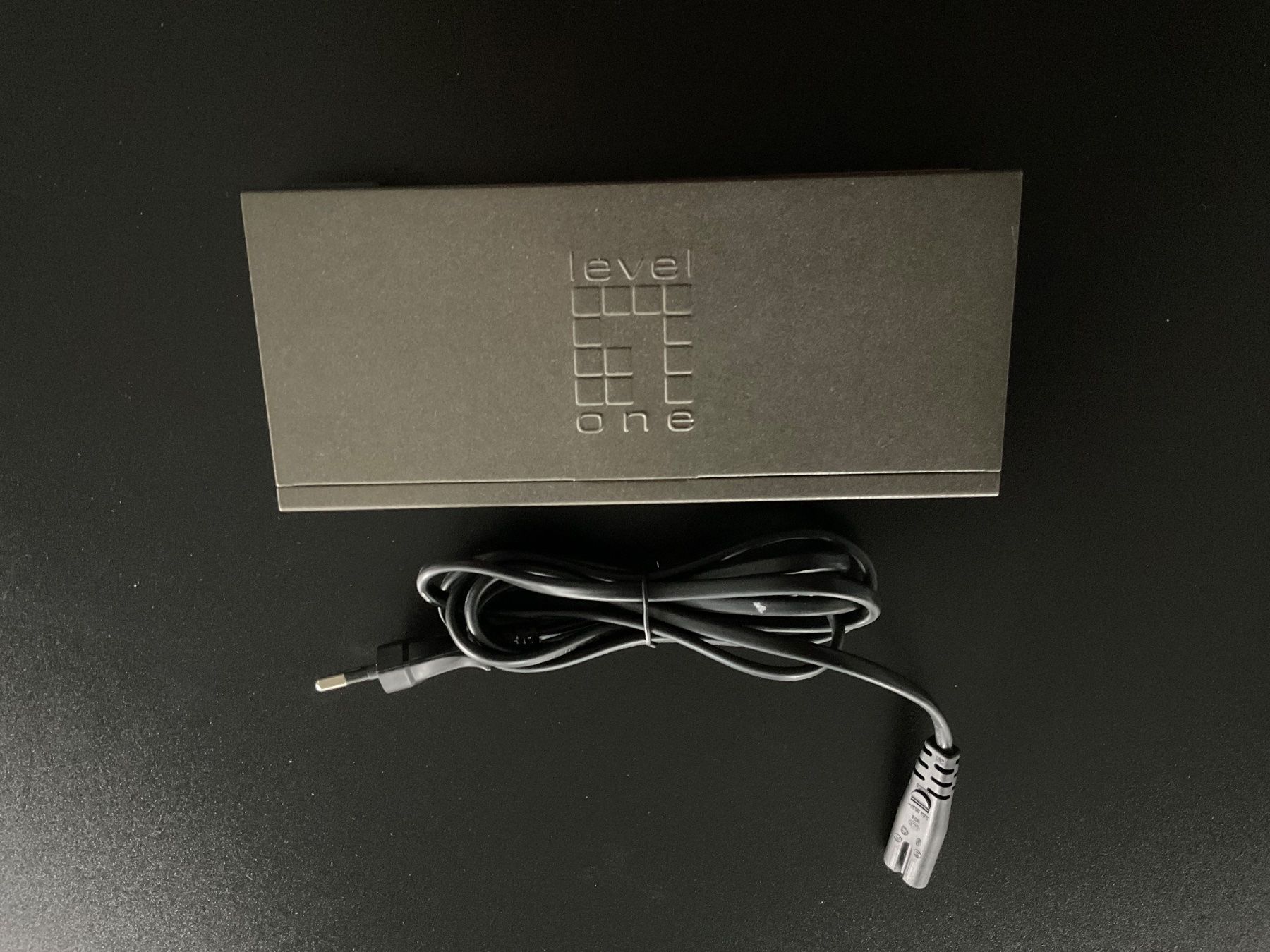 Hubs & Switches: LevelOne 8-Port Gigabit Switch (GSW-0809) – Gebraucht aus St.Gallen von X5m3z3
