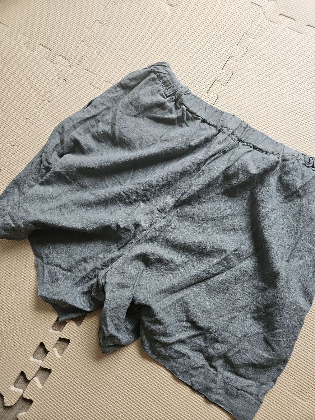 Pantaloni: Leinenshorts Gr. L Oversized olive – Usato da Dübendorf venduto da ciindarxlla 2