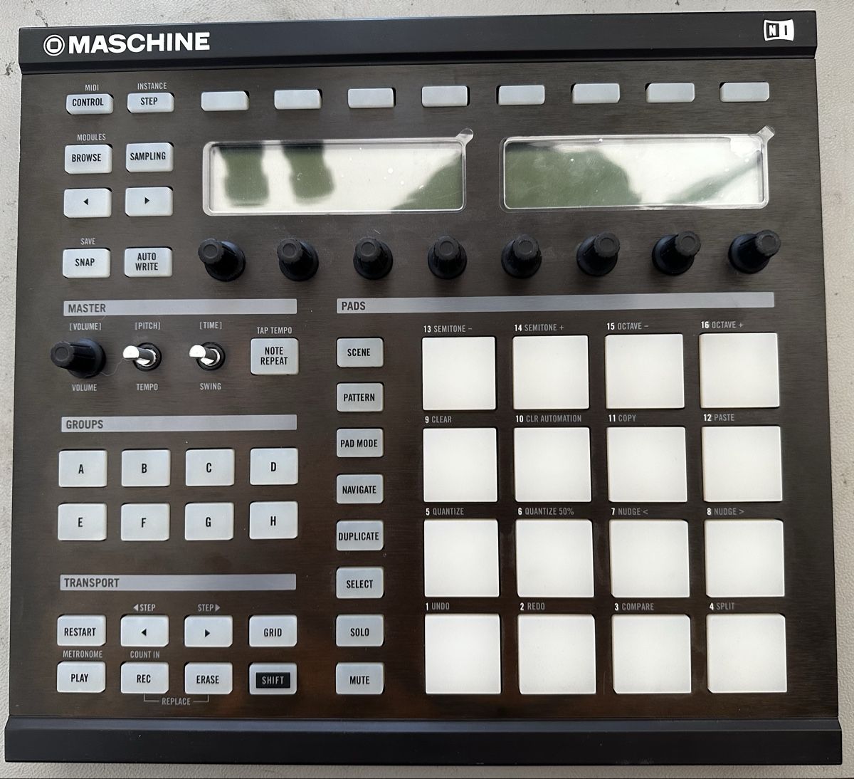 Native Instruments Console di mixaggio: Native Instruments Maschine Controller. Defekt!! – Usato da Zürich venduto da deftwow