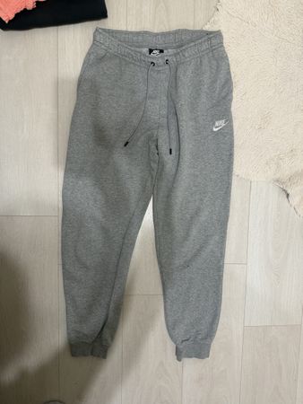Nike Jogginghose Grau, Gr. M - Top Zustand