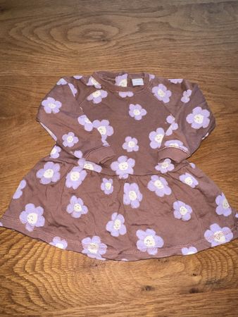 Süsses Kleid Gr. 86 mit Blumenmuster für den Frühling!