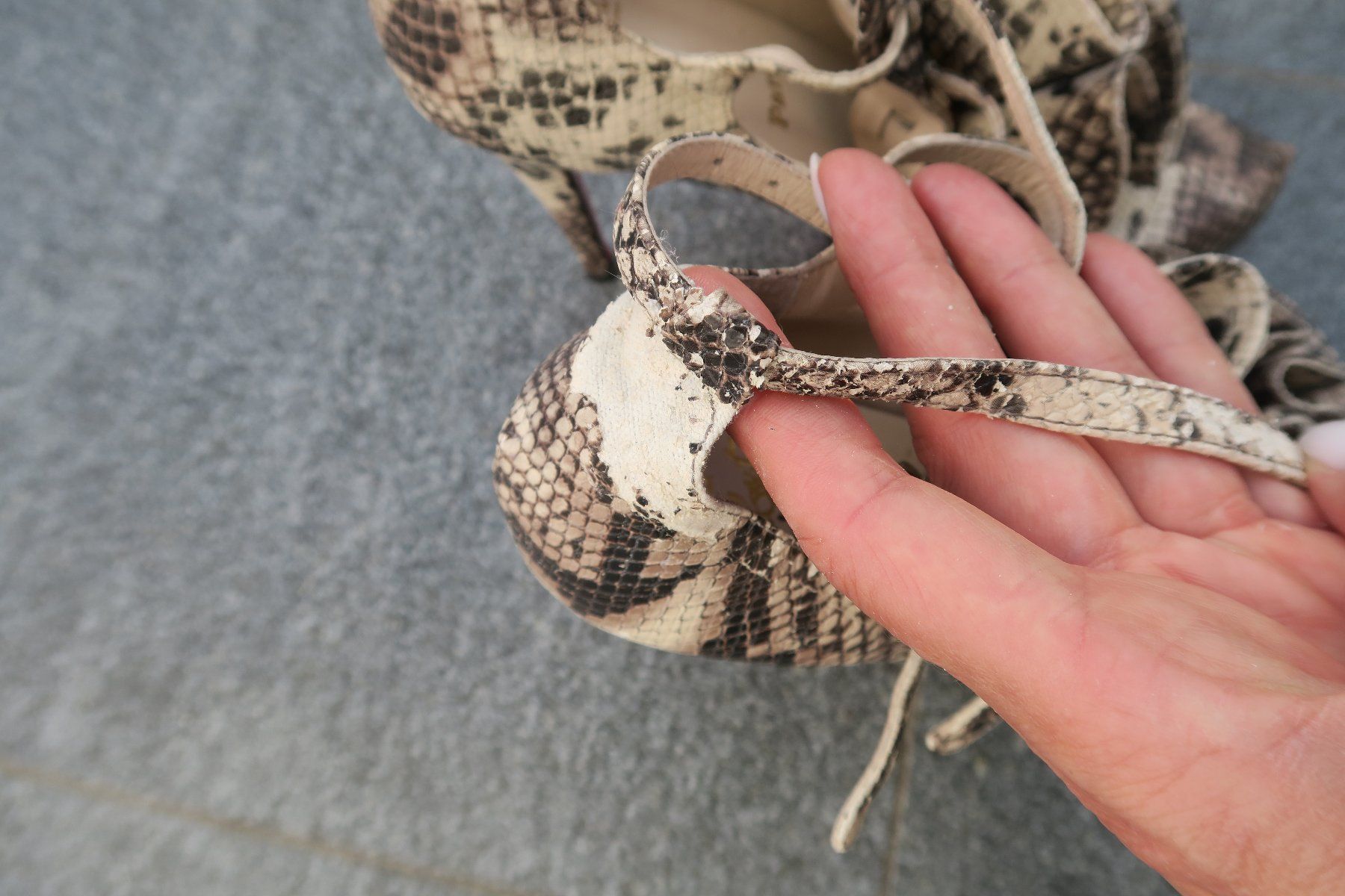 Christian Louboutin Damenschuhe: Schuhe Vintage, defekt, Gr. 40 – Defekt aus Strengelbach von lana40 7