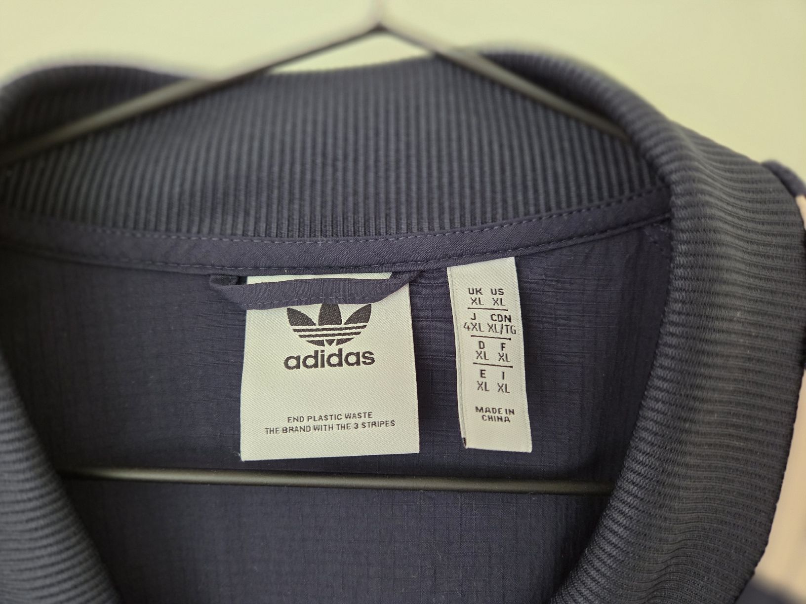 Adidas Giacche: Adidas Jacke XL – Nuovo (secondo la descrizione) da Zürich venduto da LeCaZh 3