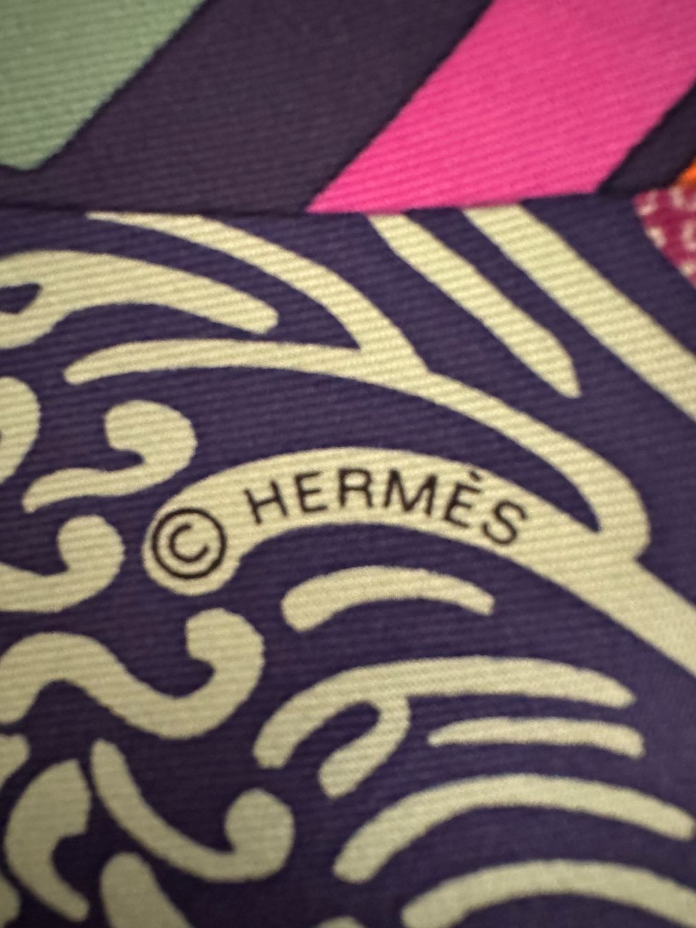 Hermès Foulards, Tücher & Schals: Hermès Carré 90 – Kunstvoll, lebendig und luxuriös – Neu (gemäss Beschreibung) aus Otelfingen von  5