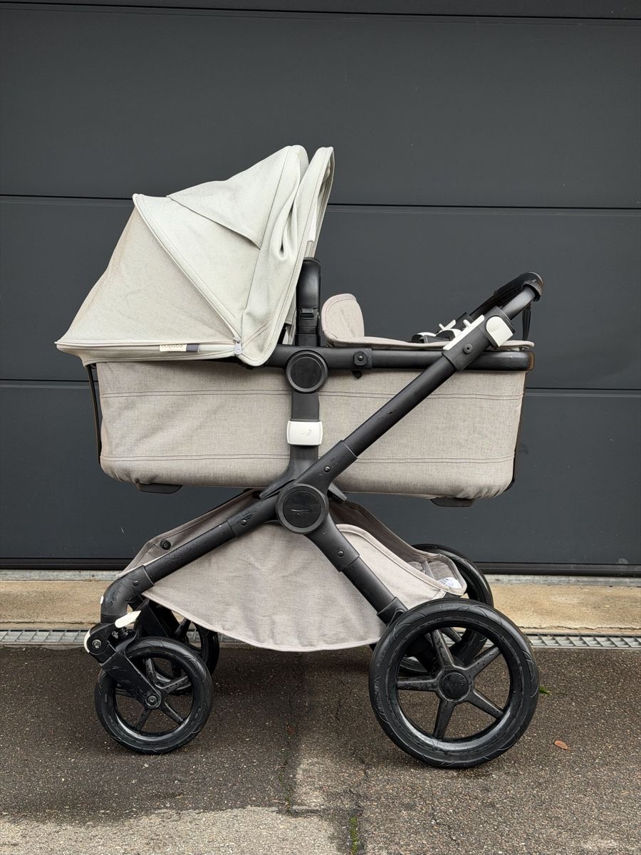 Bugaboo Carrozzine: Bugaboo Fox 2 Kinderwagen mit Zubehör. – Usato da Niederglatt ZH venduto da Ivan.Kryvoshei 1