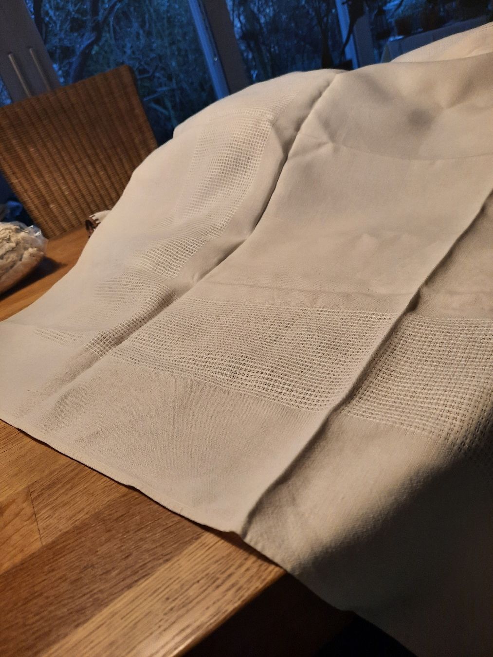 Altra biancheria da tavola: elegante, schlichte kl. TISCHDECKE – Usato da Busswil BE venduto da balu37 5