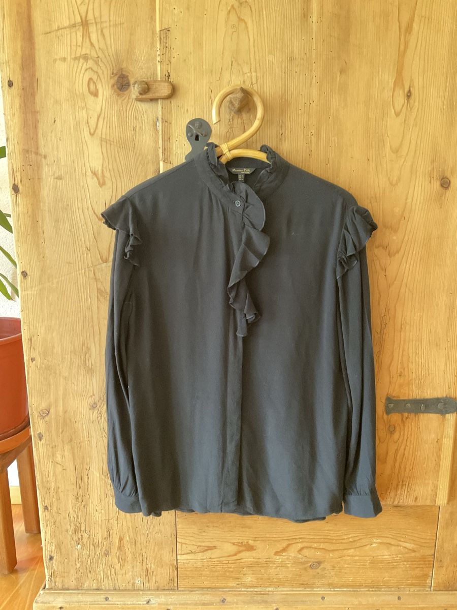 Massimo Dutti Chemisiers: Bluse Massimo Dutti Schwarz mit Rüschen Gr. 36 – D'occasion à Sagogn par barosella