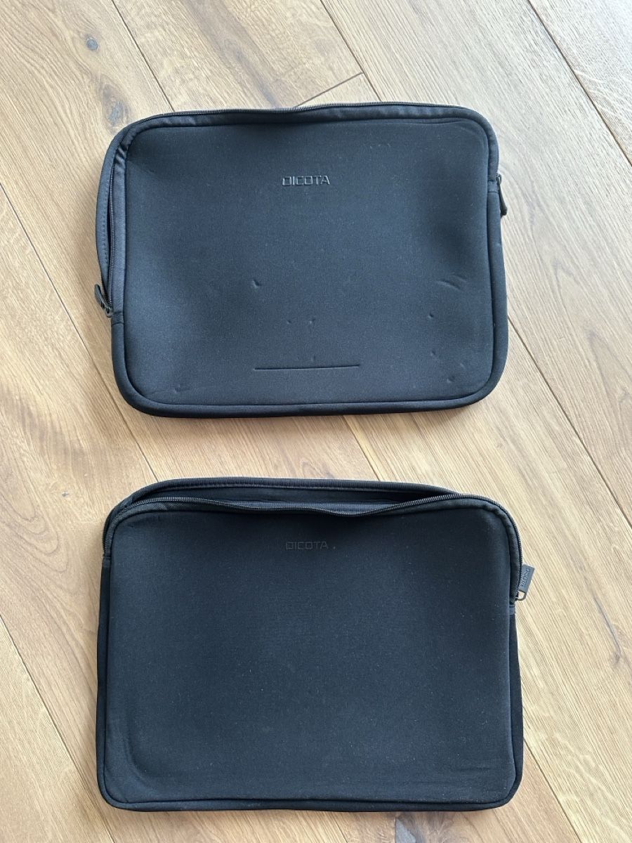 Covers & Borse: 2x Laptophüllen - schwarz – Usato da Pfaffhausen venduto da ser_82yb