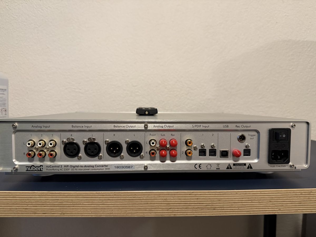 Nubert Amplificateurs: Nubert NuControl 2, Vorverstärker mit DSP – D'occasion à Ennetmoos par Raragon 4