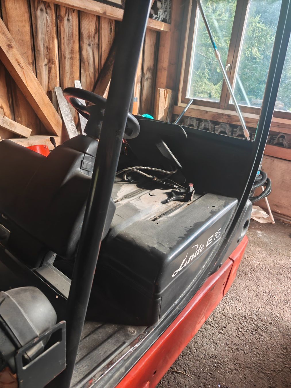 Linde Carrelli elevatori e a forche: Linde E16C zum Schlachten – Usato da Göschenen venduto da Bigfish45 1