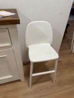 Chaise blanche IKEA enfant , style épuré, bon état