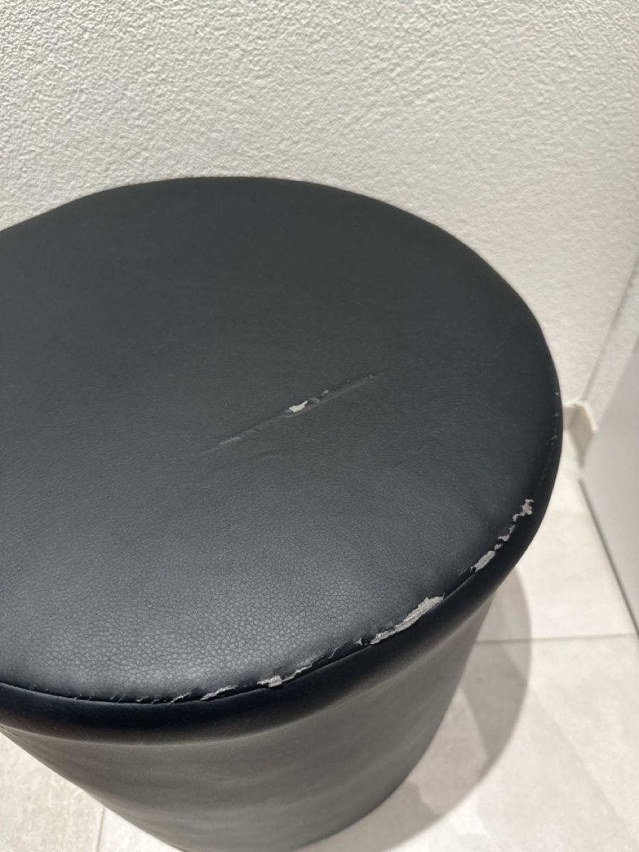 Sgabelli: 2 Hocker aus Kunstleder schwarz – Usato da Zug venduto da Hehe 1
