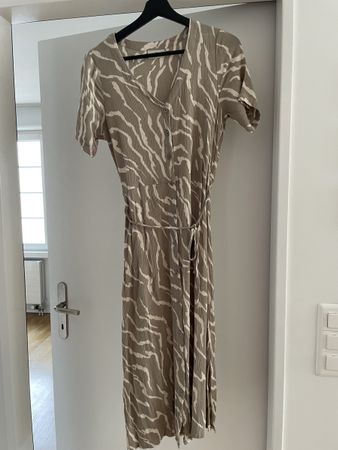 Midikleid
