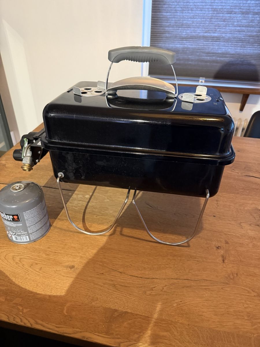 Griglie: Barbecue Weber portable – Usato da Givisiez venduto da Scilliam