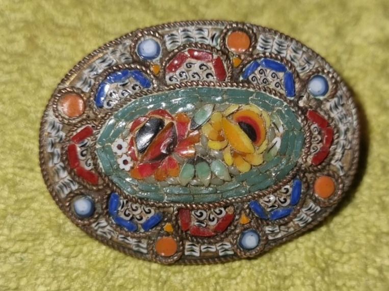 Broche Vintage Gravée « Trois Ponts » – Accessoire Historique Et Unique – Occasion