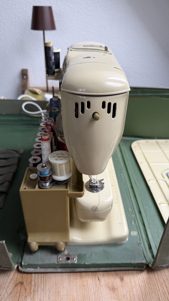 Bernina Macchine da cucire: Bernina 730 Record Oldtimer Nähmaschine- Vintage! – Usato da Bubikon venduto da piznuna 5