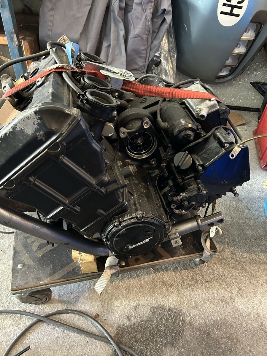 Kawasaki Motoren: Kawasaki ZZR 1100 Motor – Gebraucht aus Schaffhausen von alfetta2500 1