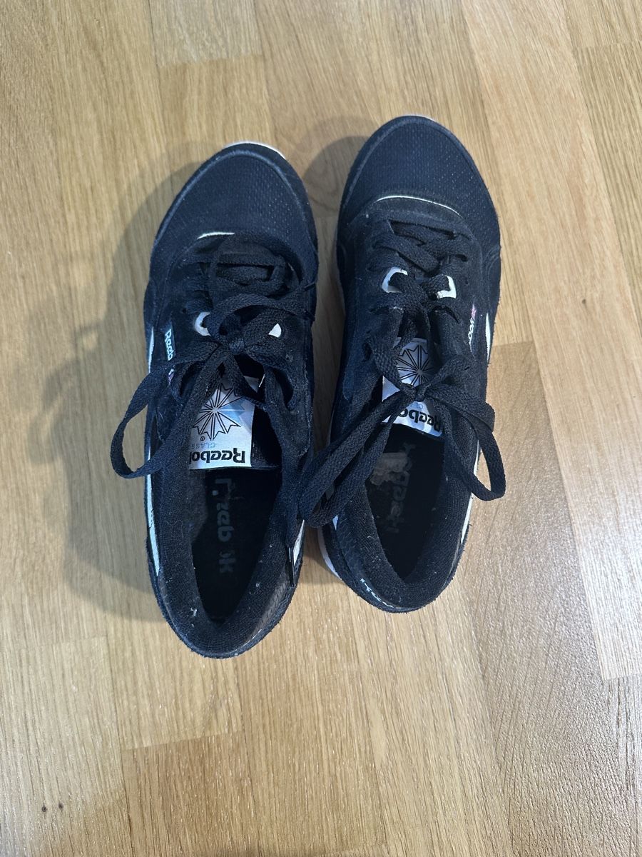 Reebok Chaussures hommes: Reebok Sneaker Schwarz, Grösse 41 – D'occasion à Bremgarten b. Bern par ilonarebekka