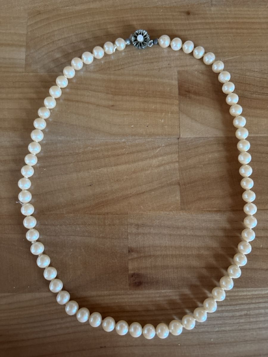 Catenine: Modeschmuck Perlenkette – Usato da Rümlang venduto da Fledermaus35