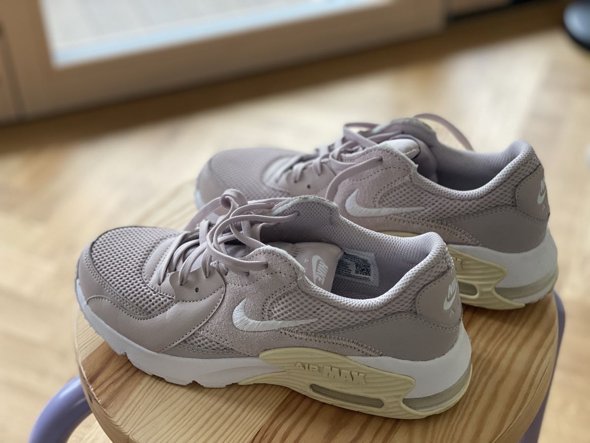Nike Scarpe da donna: Nike Air Max Excee Pink 38 – Usato da Blauen venduto da Baggi