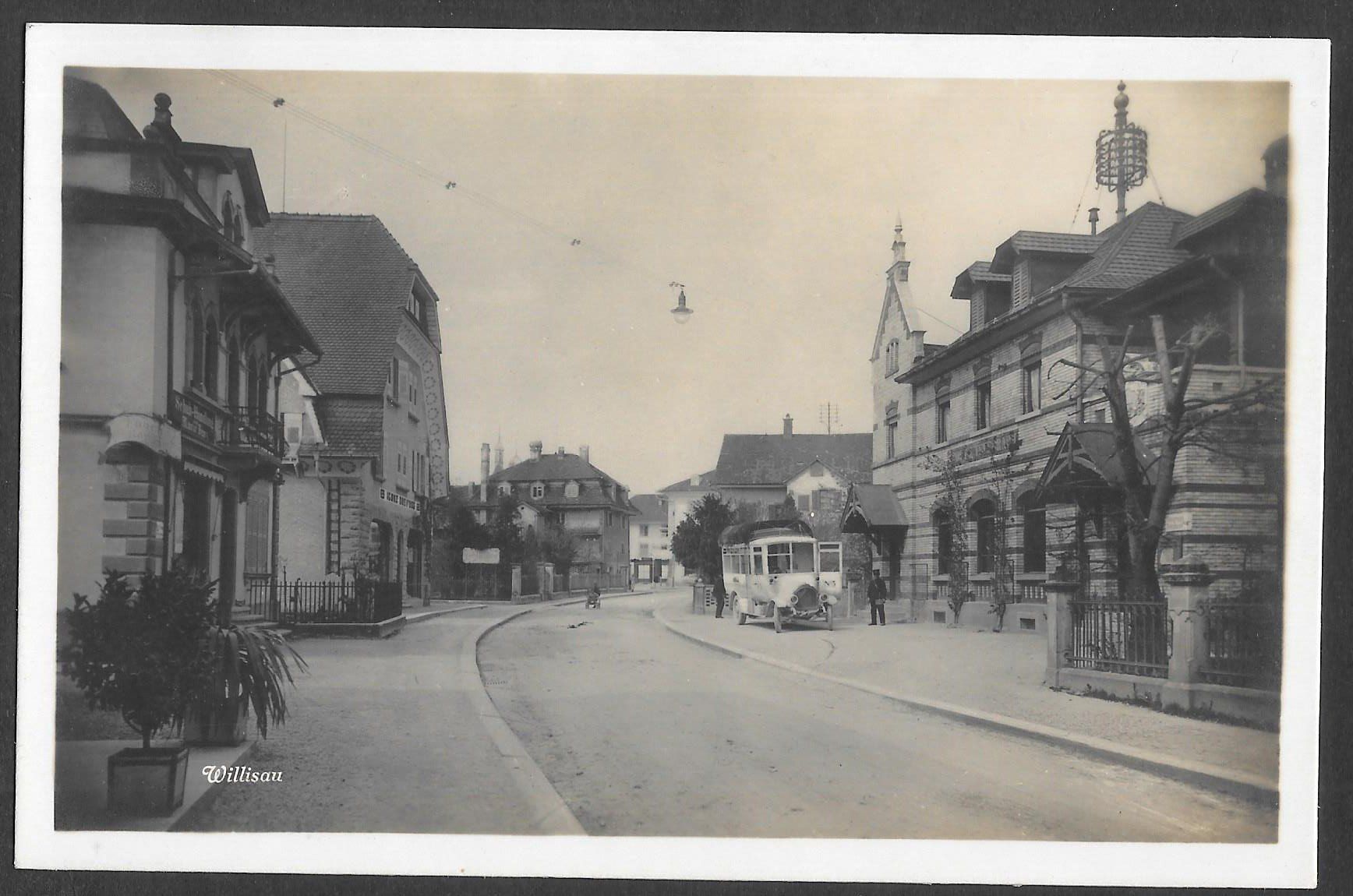 Cartoline postali: Willisau mit Postbureau und Postauto – Usato da Olten venduto da clotaldi